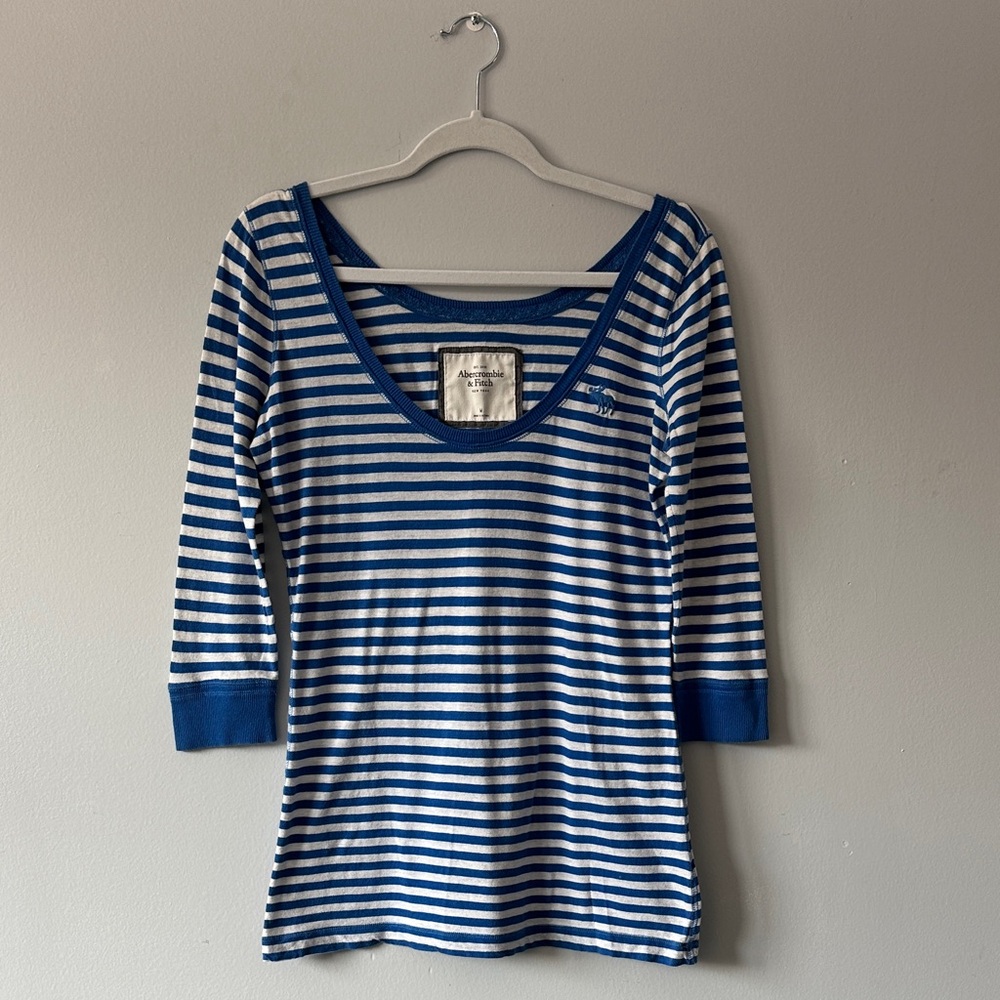 Vintage Abercrombie & Fitch Navy and White Striped Tee